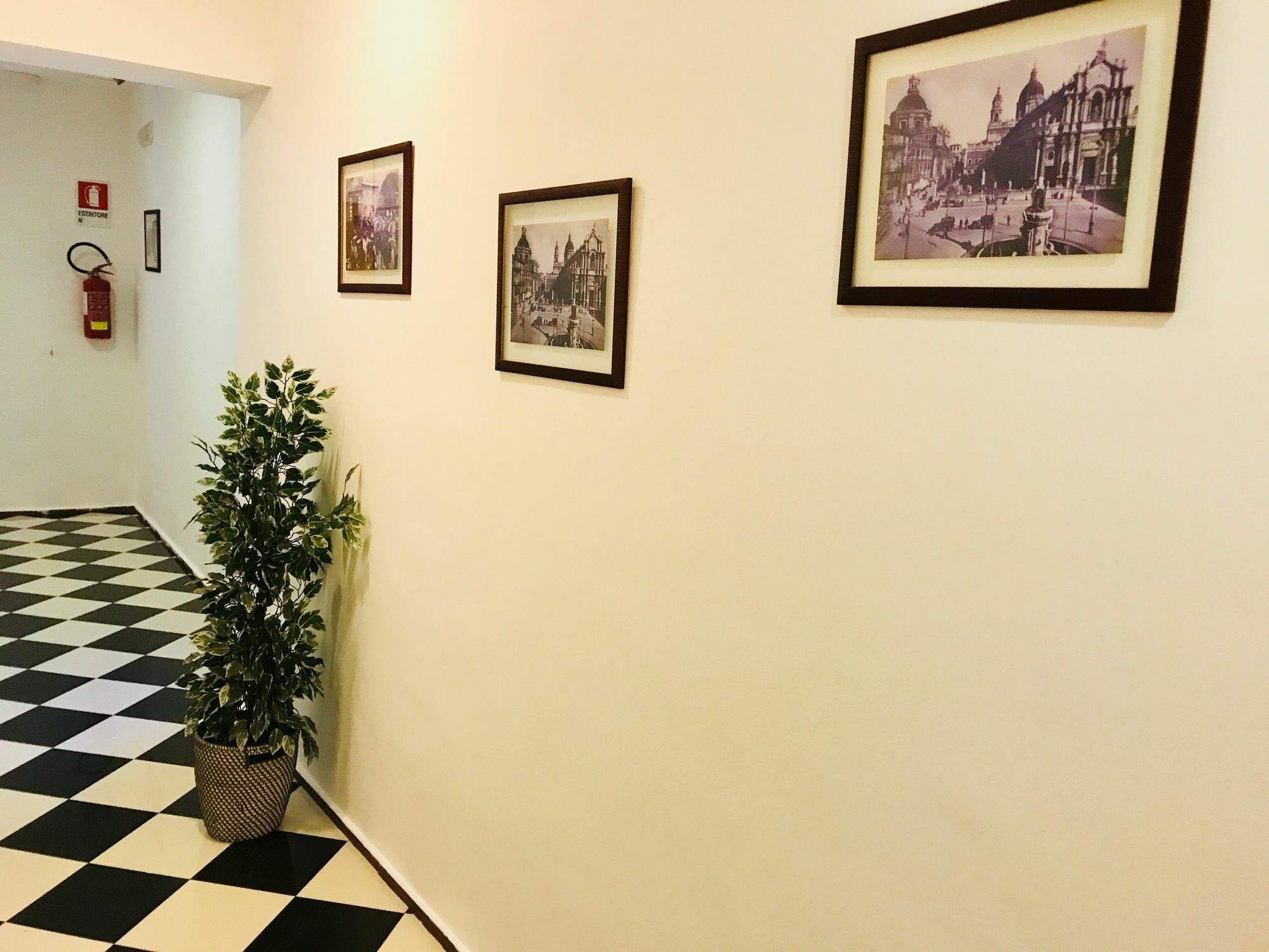Santuzza Art Hotel Catania Exterior photo